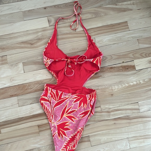 One piece aerie halter swimsuit - Picture 2 of 4
